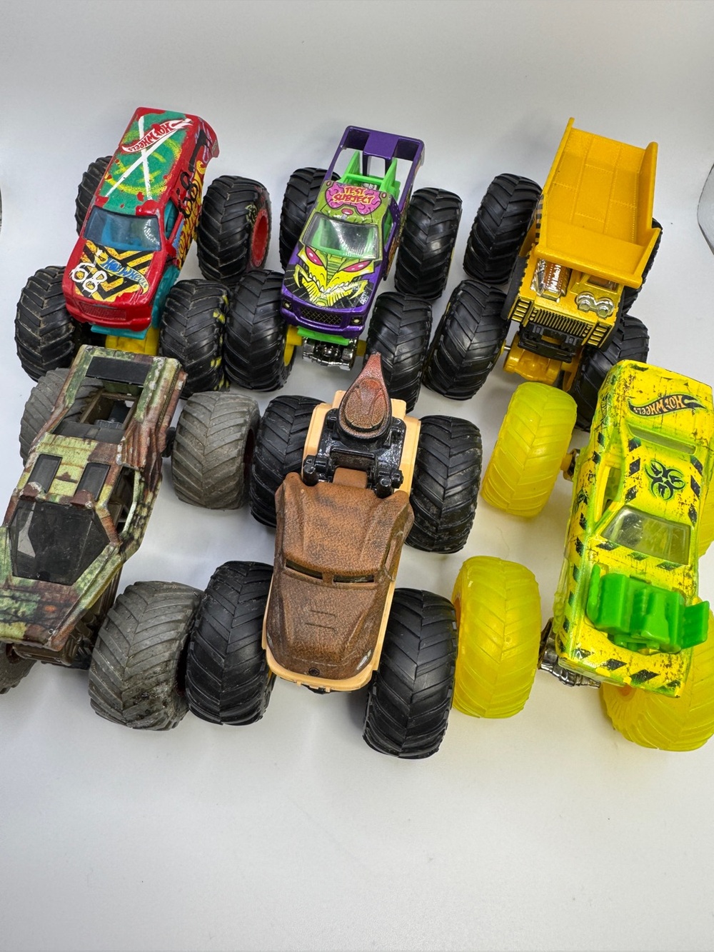 Hot Wheels Monster Trucks Lot of 6 Die-Cast 1:64 Scale Vehicles